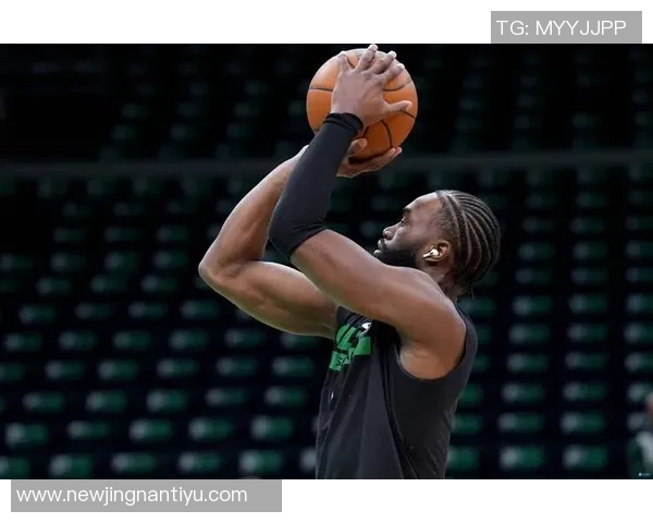 杰伦布朗中距离投篮表现惊艳全联盟命中率高达532引发热议